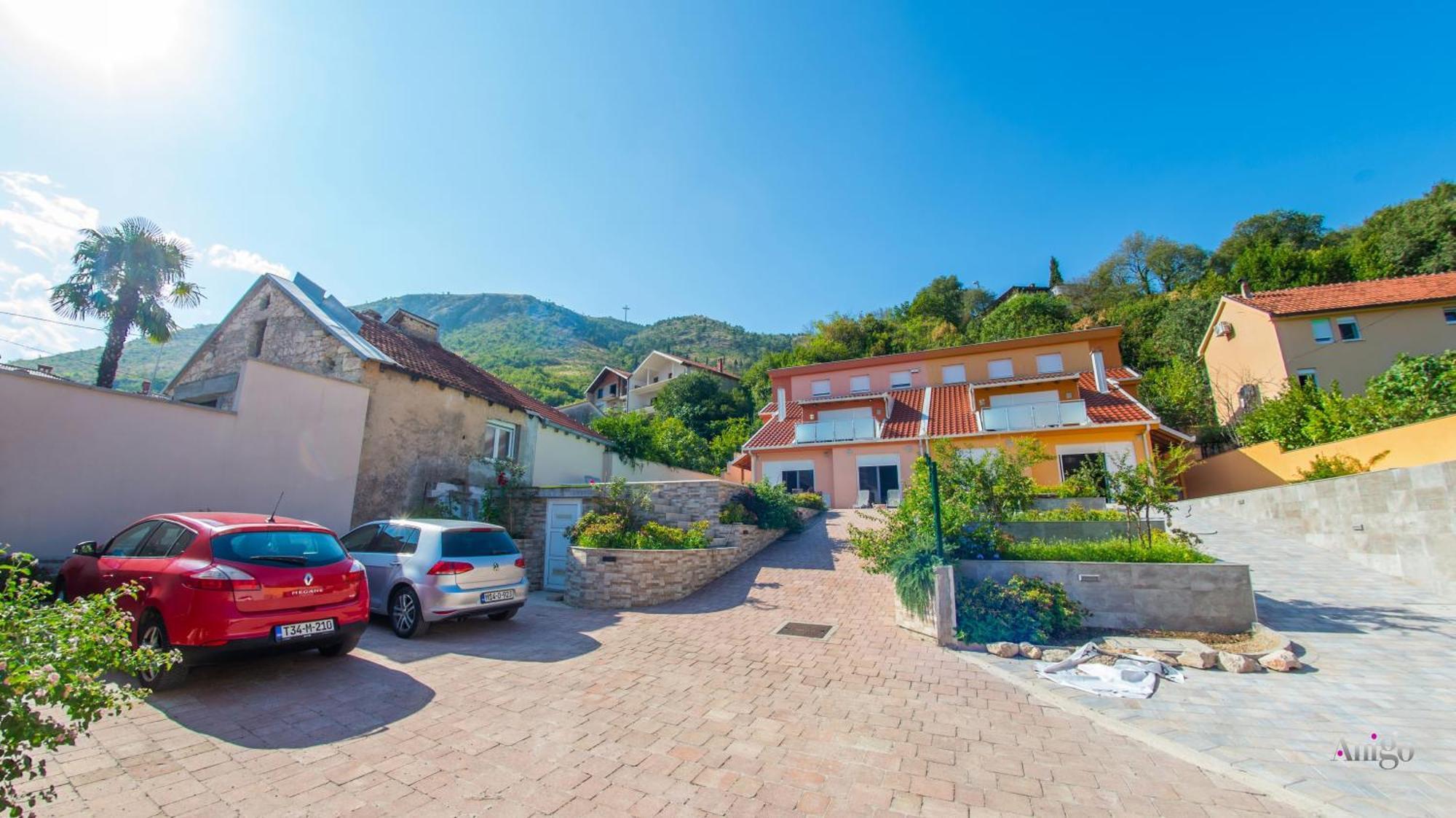 Apartments Enigma - With Private Parking Mostar Dış mekan fotoğraf