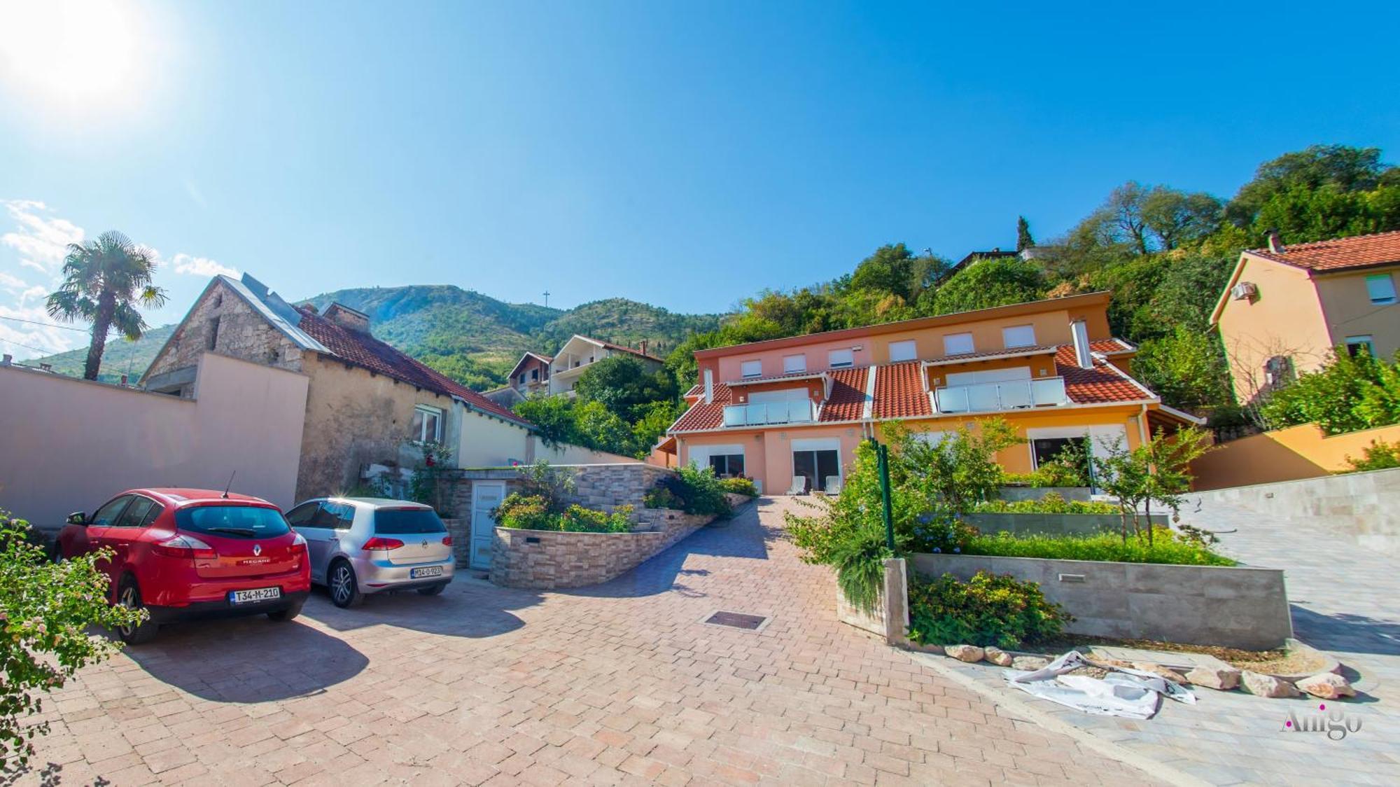 Apartments Enigma - With Private Parking Mostar Dış mekan fotoğraf