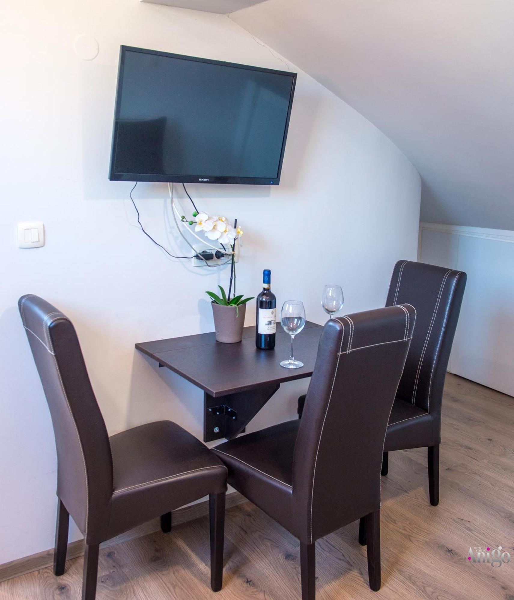 Apartments Enigma - With Private Parking Mostar Dış mekan fotoğraf