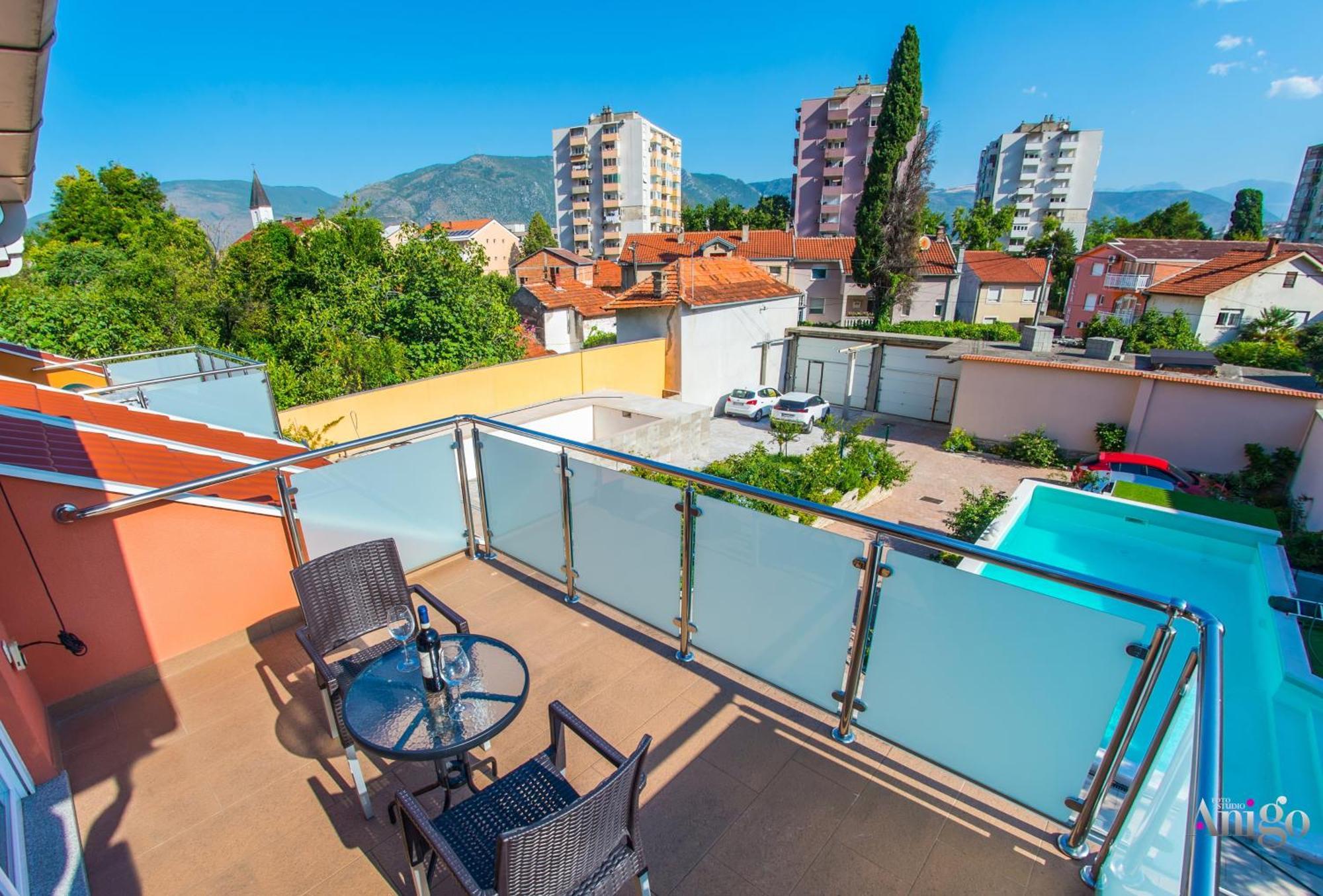 Apartments Enigma - With Private Parking Mostar Dış mekan fotoğraf