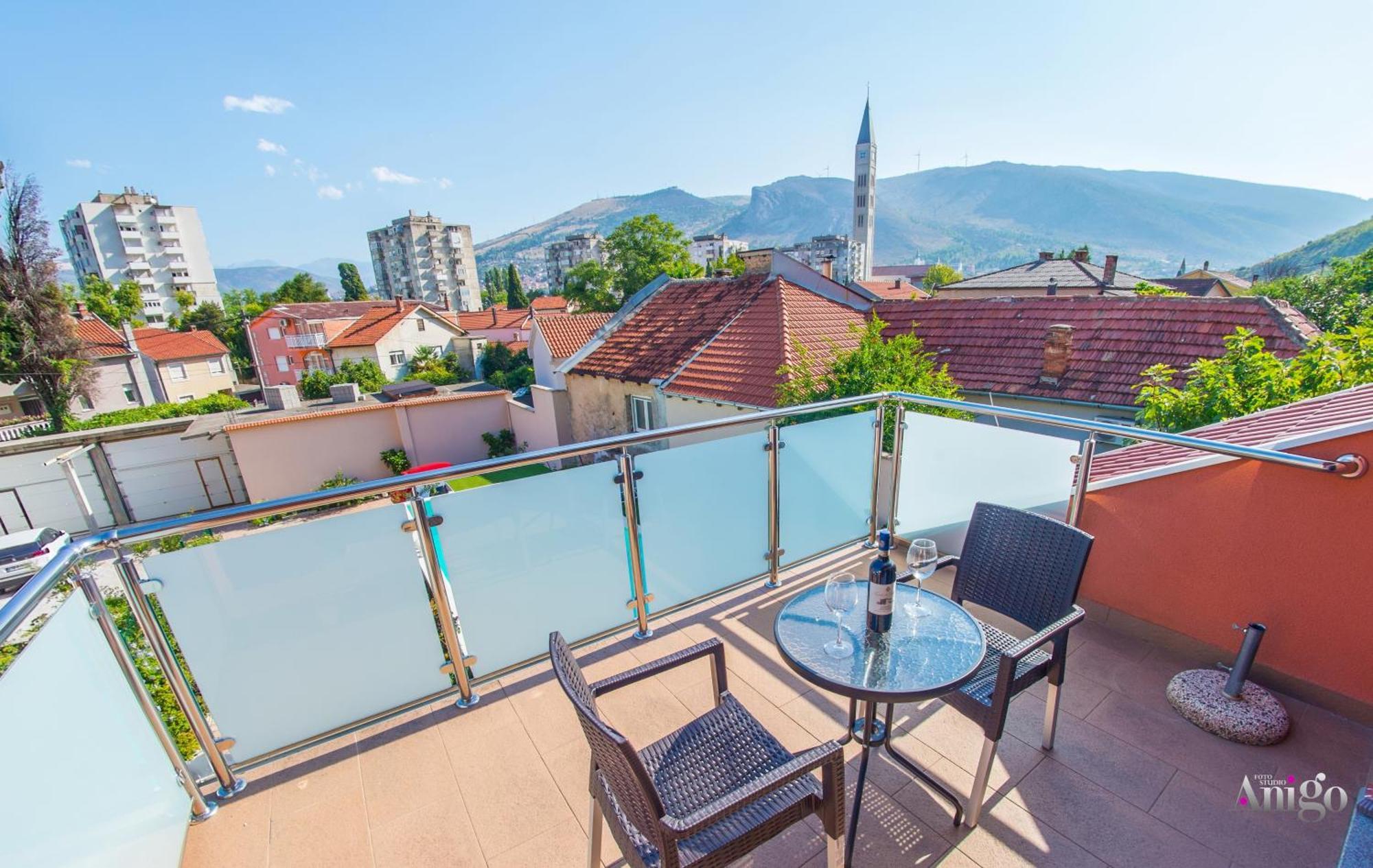 Apartments Enigma - With Private Parking Mostar Dış mekan fotoğraf