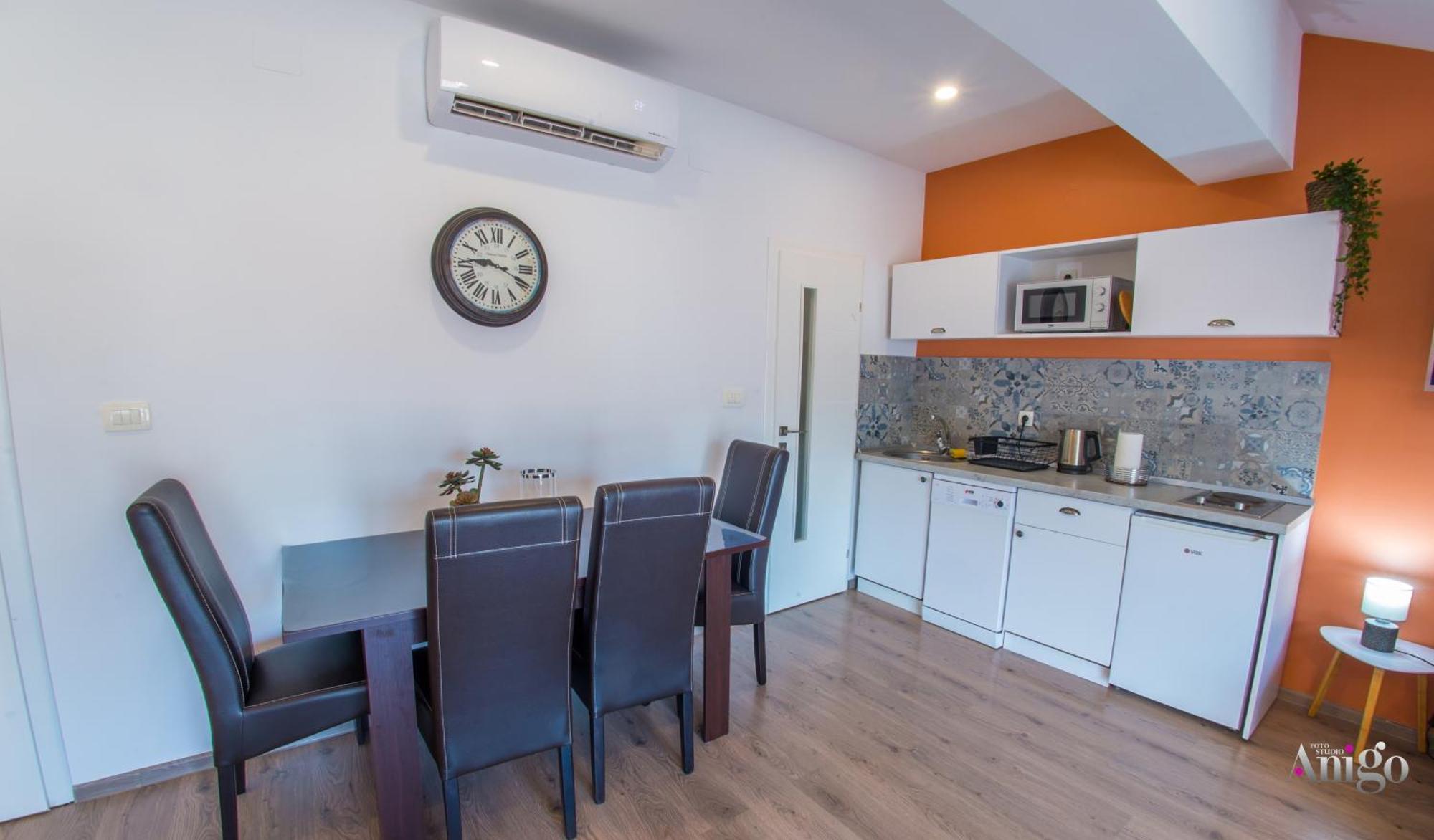 Apartments Enigma - With Private Parking Mostar Dış mekan fotoğraf