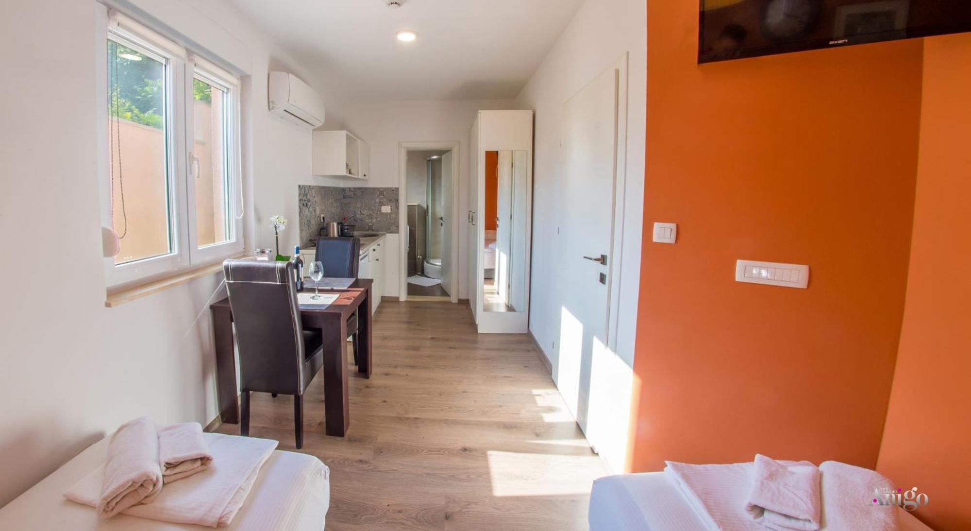 Apartments Enigma - With Private Parking Mostar Dış mekan fotoğraf